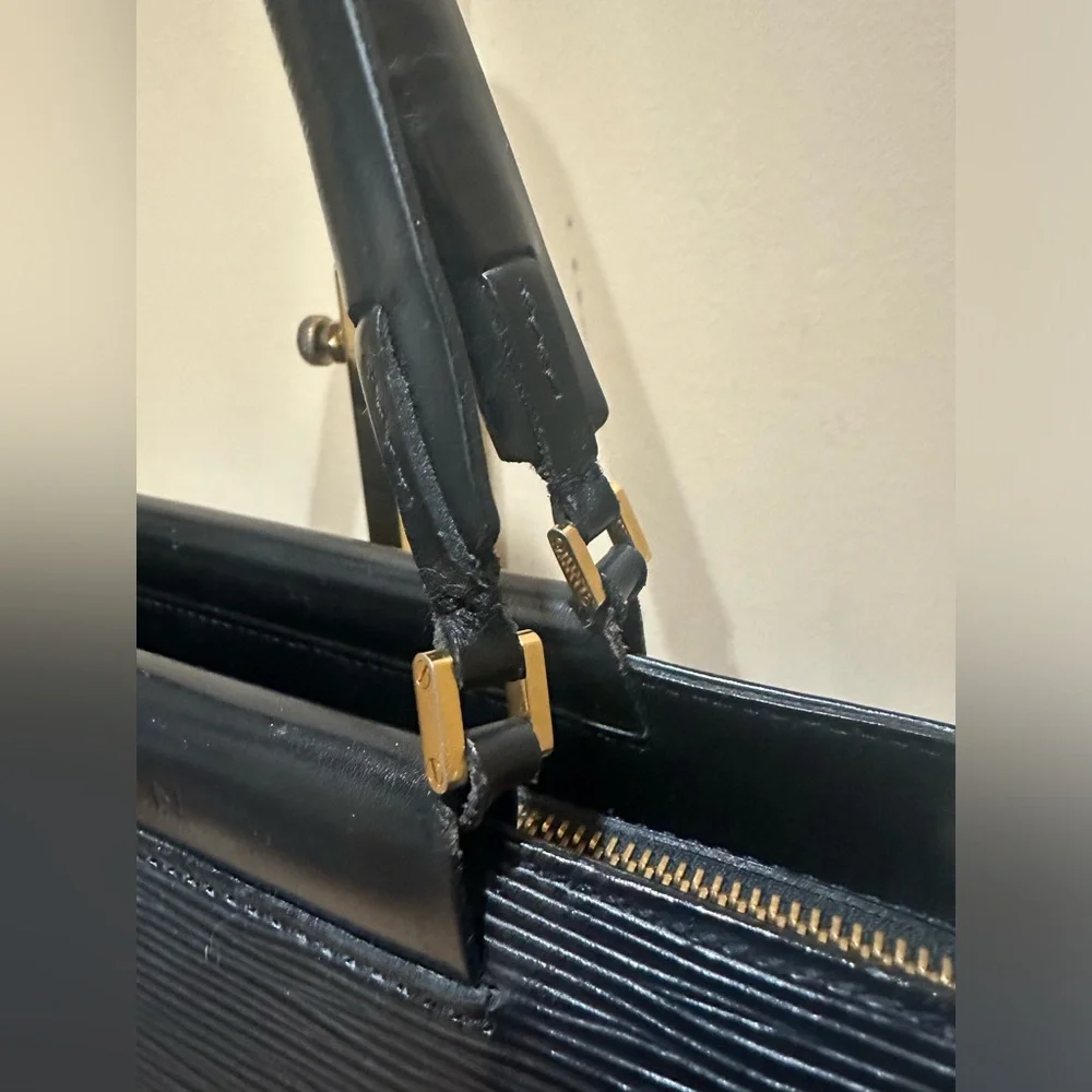 Louis Vuitton Figari MM Epi Noir Tote Handbag - Picture 14 of 15